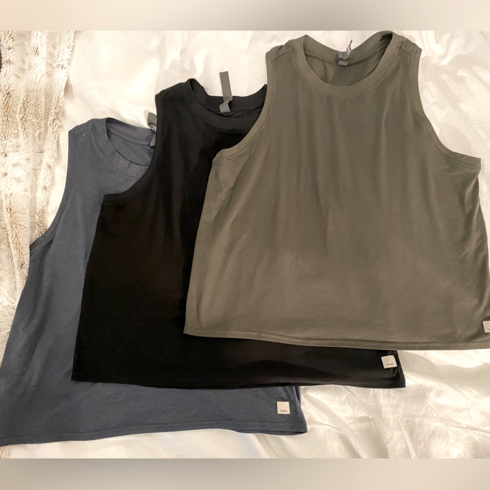 Vuori super soft tank bundle all size Large